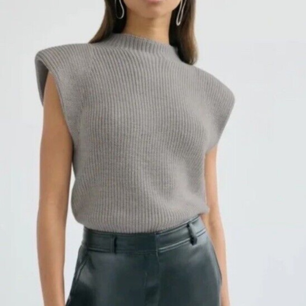 Aritzia Babaton Hazlitt Sweater Vest Gray